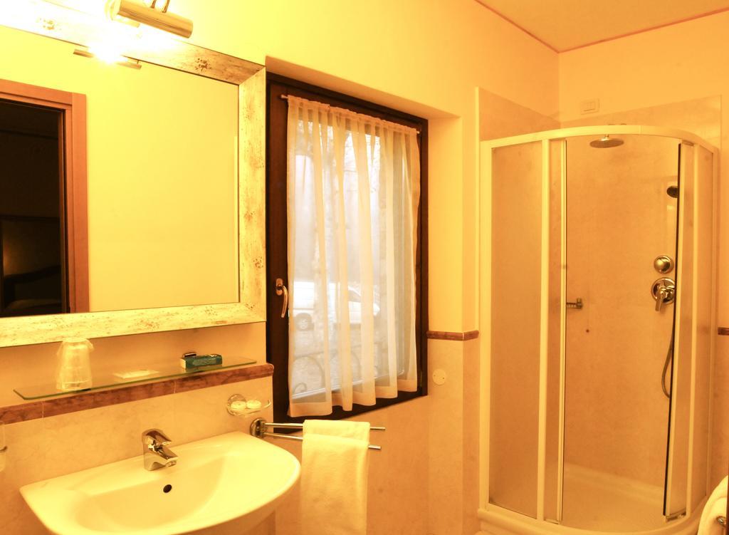 La Griglia Hotel Argegno Chambre photo